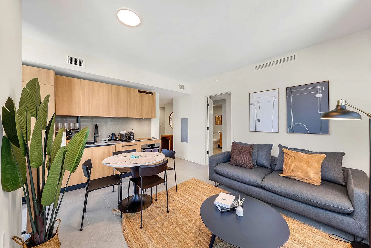 2 bed, 2.0 bath, 828 sqft, $6,638 — Photo 2