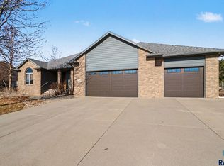 1004 W Laquinta St, Sioux Falls, SD 57108