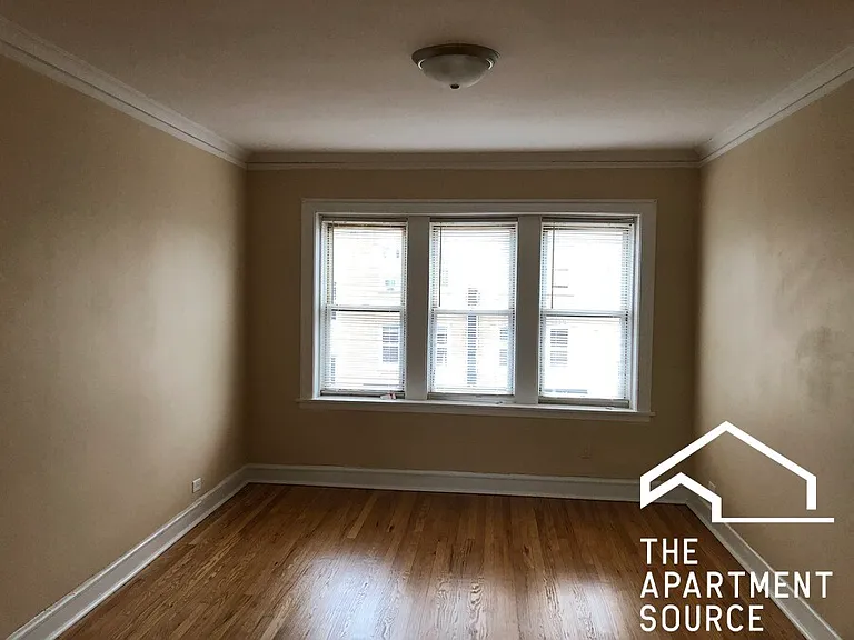 4454 W Diversey Ave #2E — Photo 3
