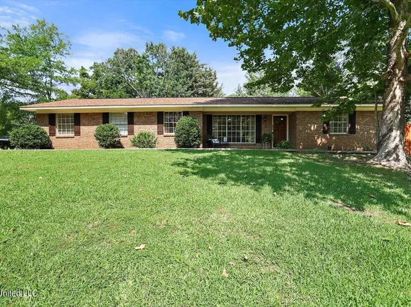 402 Bruin Ave, Pearl, MS 39208