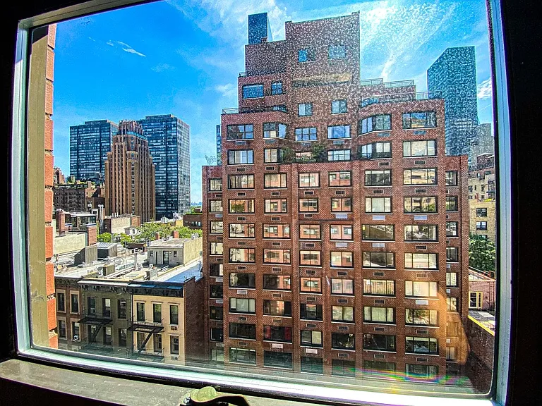 335 E 51st St #9C — Photo 3