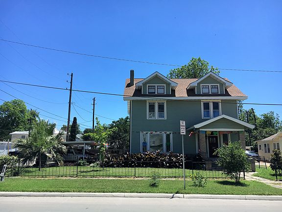 3rd image of 1100 W Woodlawn Ave