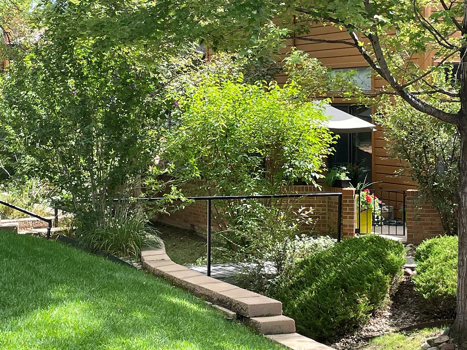 3 bed, 2.5 bath, 2310 sqft, $3,100 — Photo 2