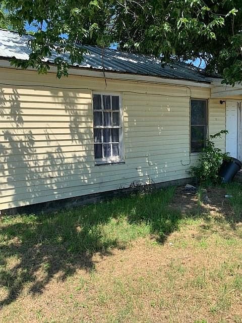 2nd image of 1114 SW 3rd Ave