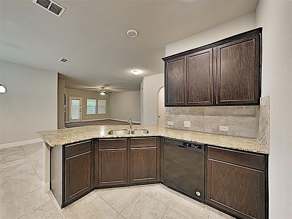 4th image of 324 Daleview Dr