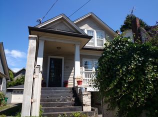2216 10th Ave E, Seattle, WA 98102