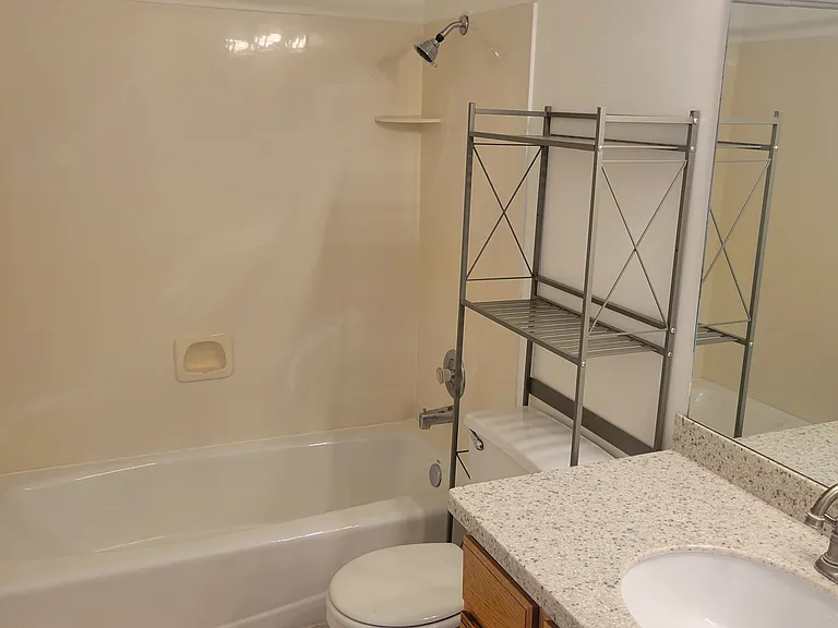 114 N 360 W — Photo 9