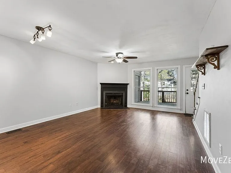 134 Sanair Ct — Photo 25