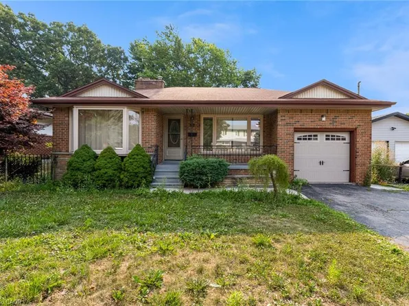 103 Briarwood Cres, Hamilton, ON L9C 4C3