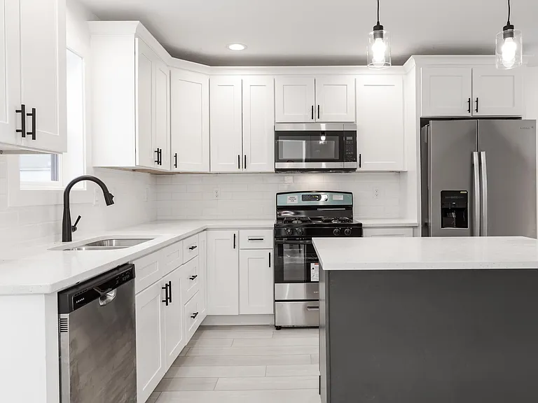 1527 Duncannon Dr — Photo 8