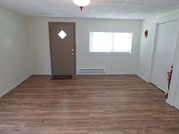 3rd image of 733 W Lincoln St