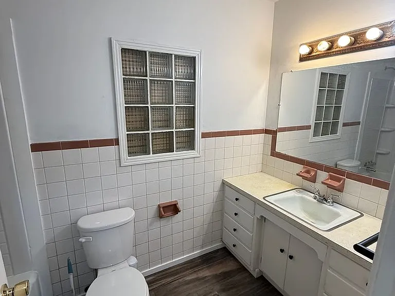 754 N Main St — Photo 10