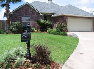 156 Windermere Cir, Youngsville, LA 70592