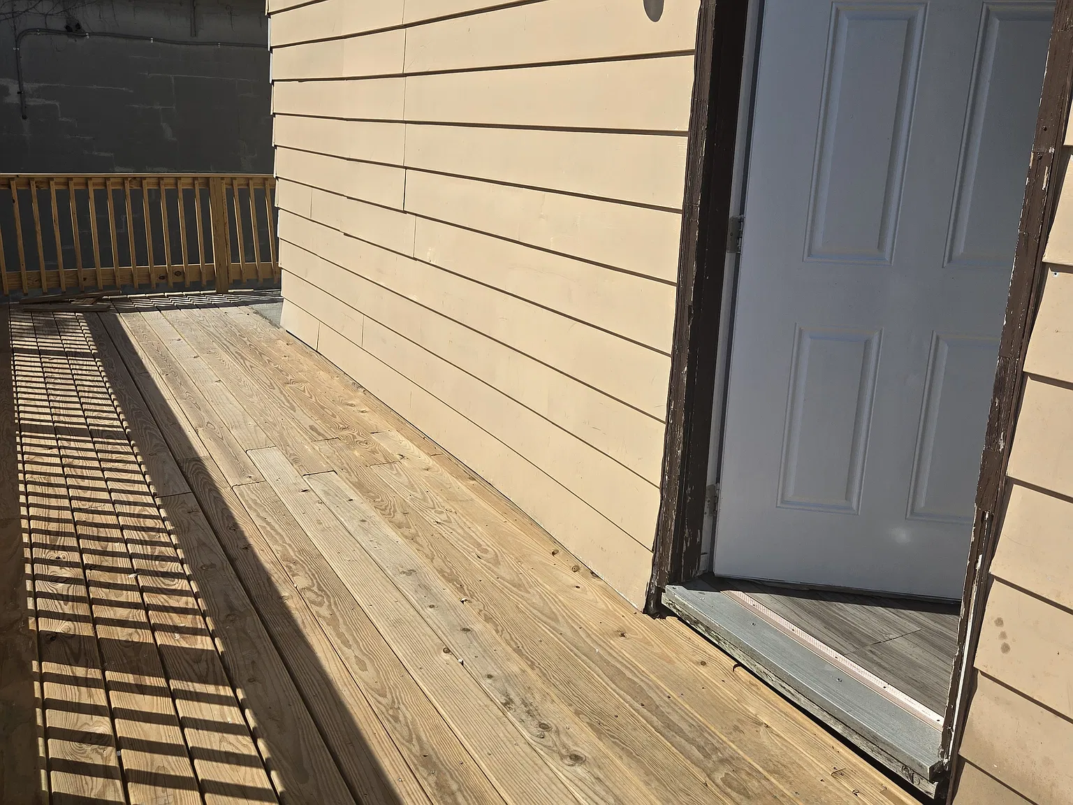 2 bed, 1000 sqft, $1,299 — Photo 2