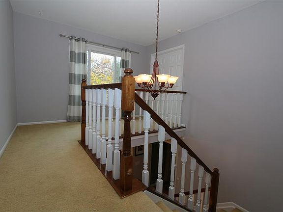 3rd image of 1 Paisley Dr