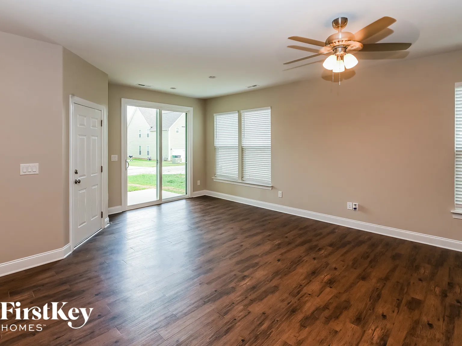4 bed, 2.5 bath, 2513 sqft, $2,820 — Photo 4