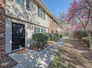 415 Parkdale Dr APT 8B, Charleston, SC 29414
