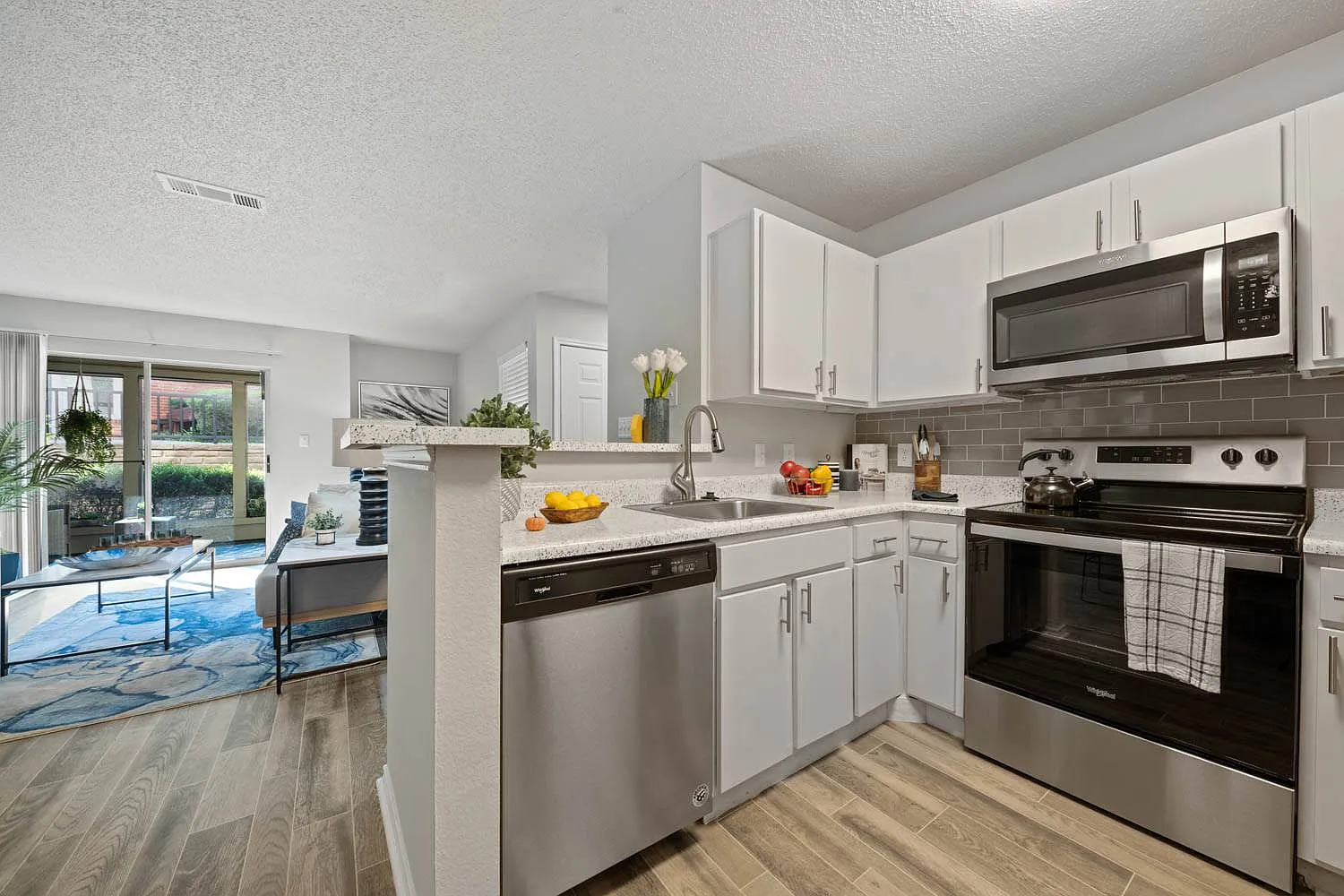 Somerset Apartments — Photo 2