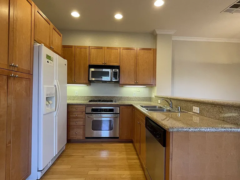 12652 Creekview Dr #127 — Photo 6