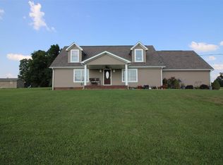 591 Village Ln, Milton, WV 25541