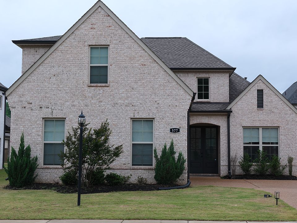 1st image of 577 Holden Dr
