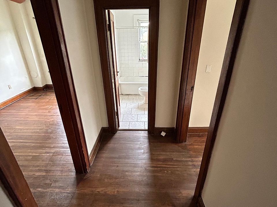 1st image of 3137 N High St #1