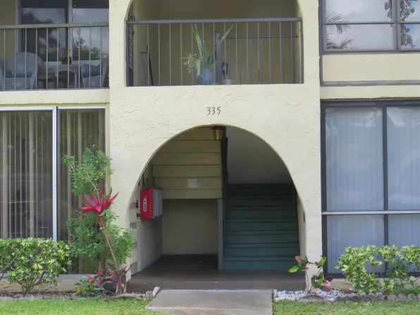 335 Pine Ridge Circle #D-1, Greenacres, FL 33463