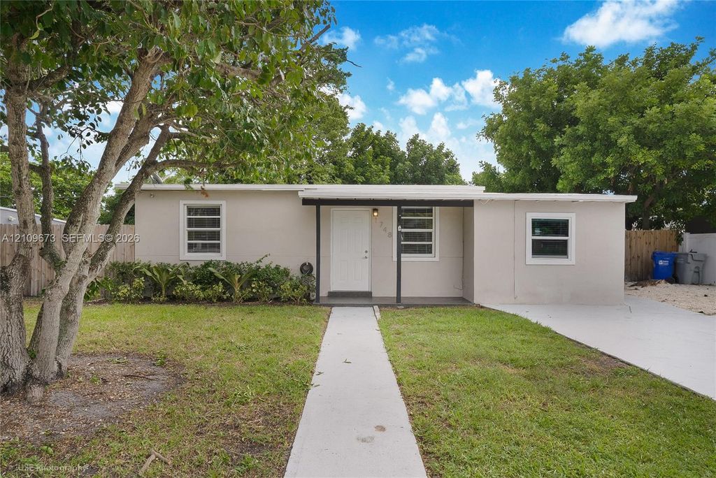 1748 NE 49th St, Pompano Beach