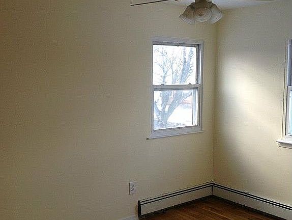 5th image of 15 Bennett Ct