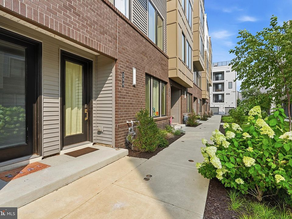 1st image of 3001 City View Walk #194