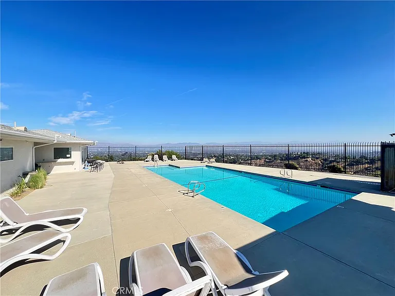 4642 Poe Ave — Photo 42