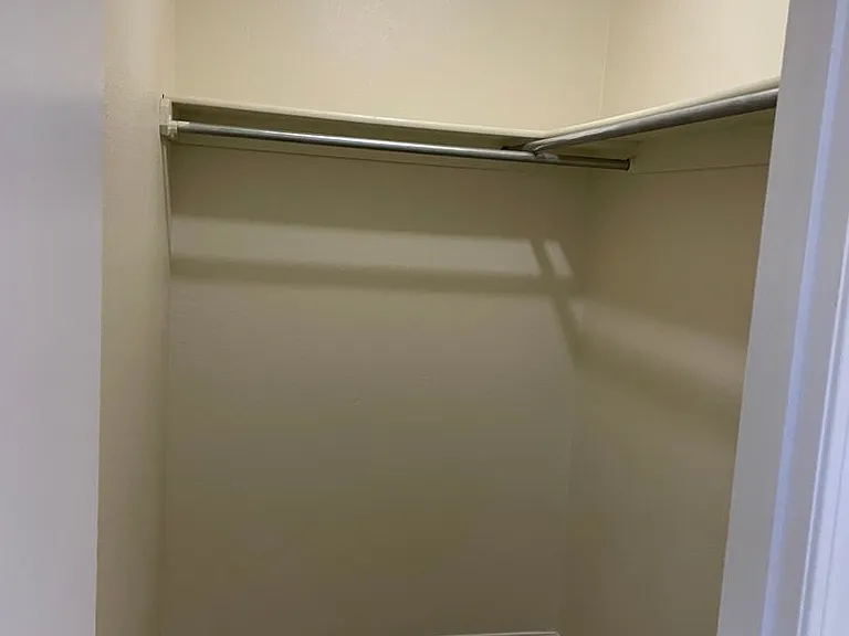 Country Grove Apartments — Photo 8