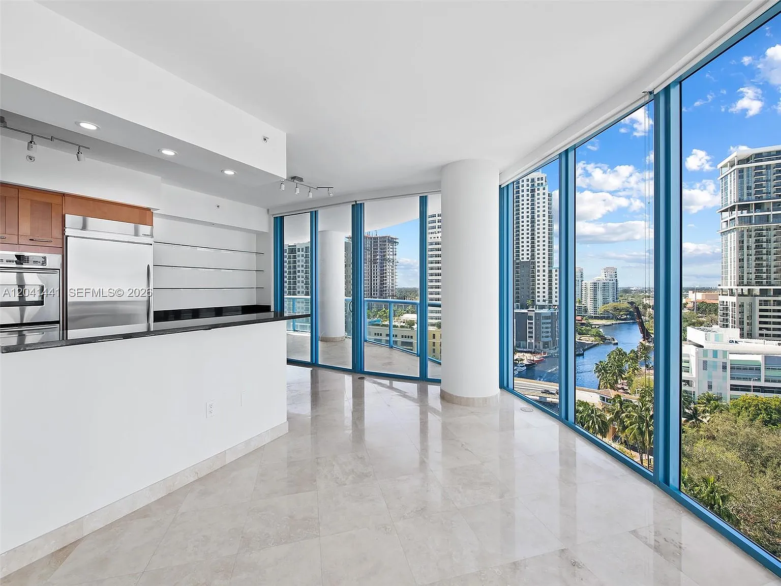 Las Olas River House Cond — Photo 4