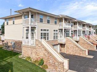 200 Beachwalk Trl, Luna Pier, MI 48157