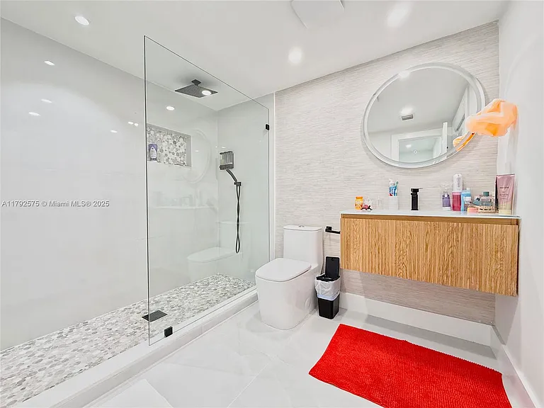 927 SW 18th Ave — Photo 11
