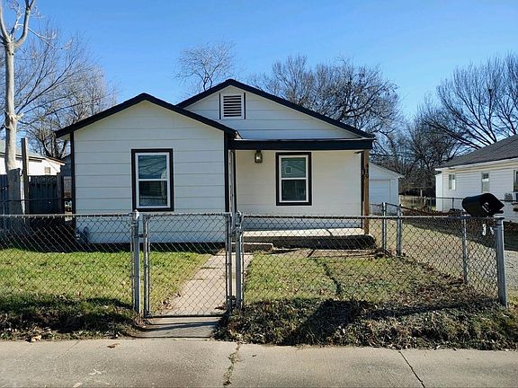 3rd image of 419 S 43rd West Ave