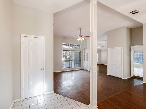 4th image of 2315 Encino Cliff St