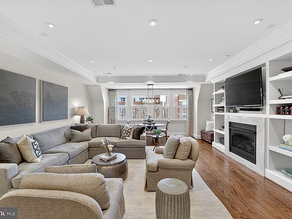 4th image of 2446 Ontario Rd NW APT 4