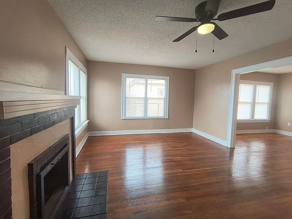 5th image of 2425 Waco St