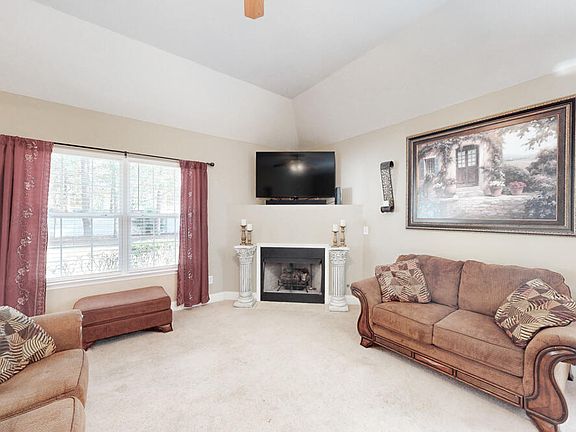 4th image of 139 Midland Pines Dr