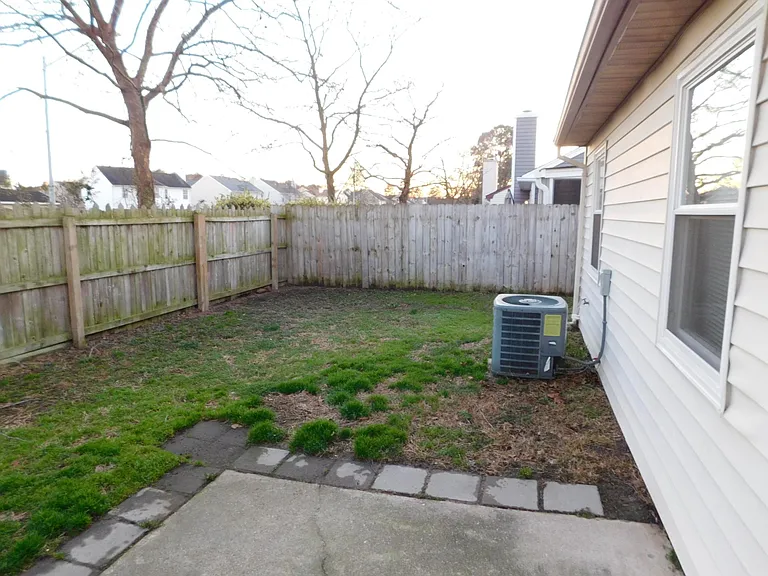 1433 Drumheller Dr — Photo 67