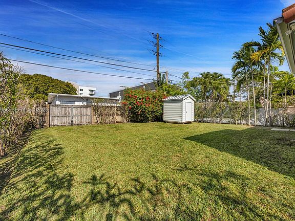 3rd image of 2431 SW 22nd Ter