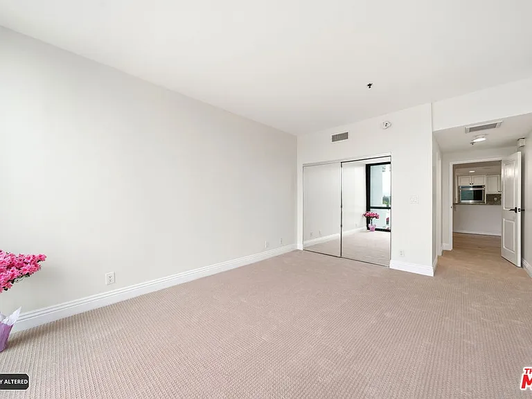 10660 Wilshire Blvd #805 — Photo 54