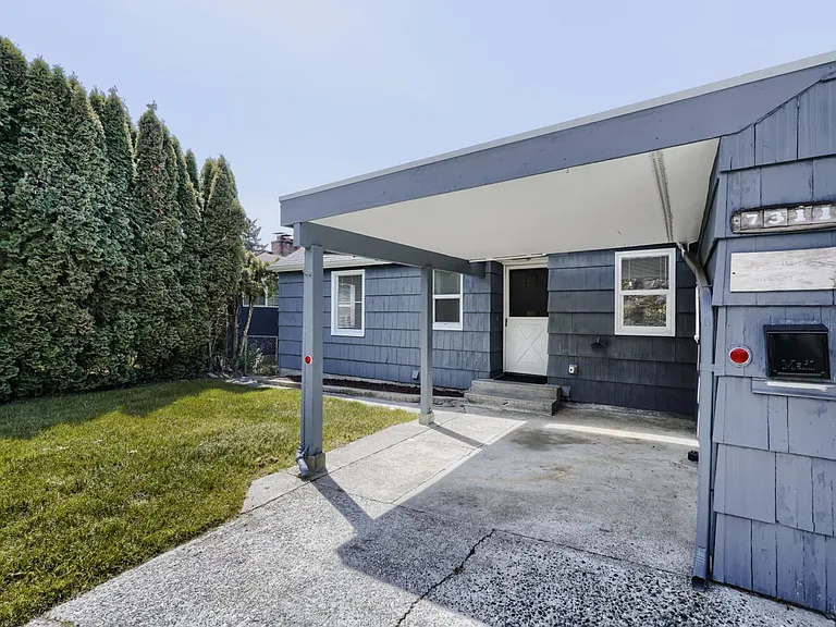 7311 40th Ave SW — Photo 3