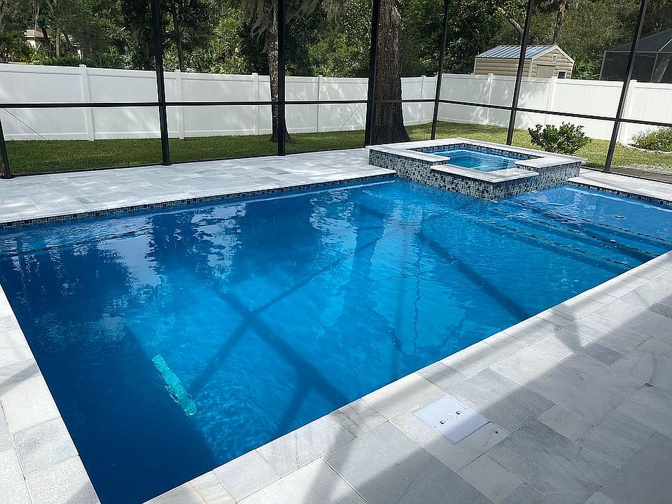 2nd image of 6040 Hickory Grove Ln