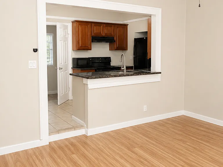 1301 S B St #1 — Photo 3