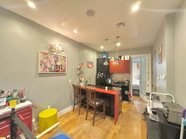 245 Jefferson Avenue image 1 of 9