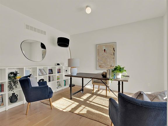 4th image of 188 Oakleigh Park Ln