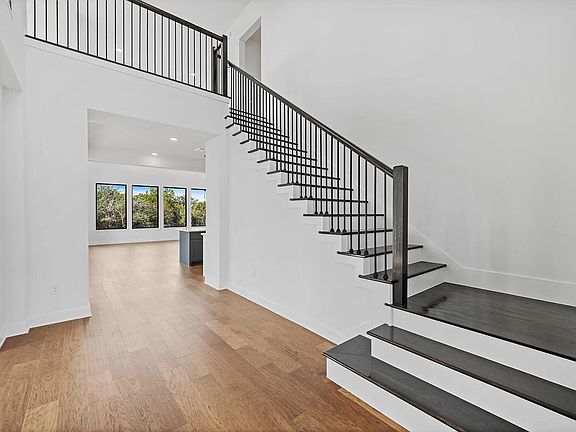 Brookdale II B Foyer