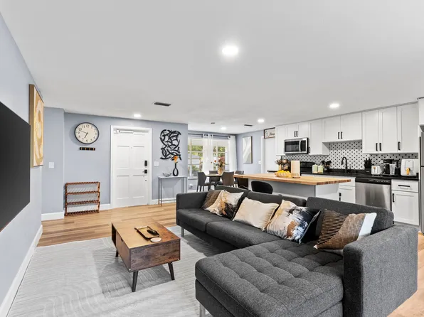 3102 E Knollwood St, Tampa, FL